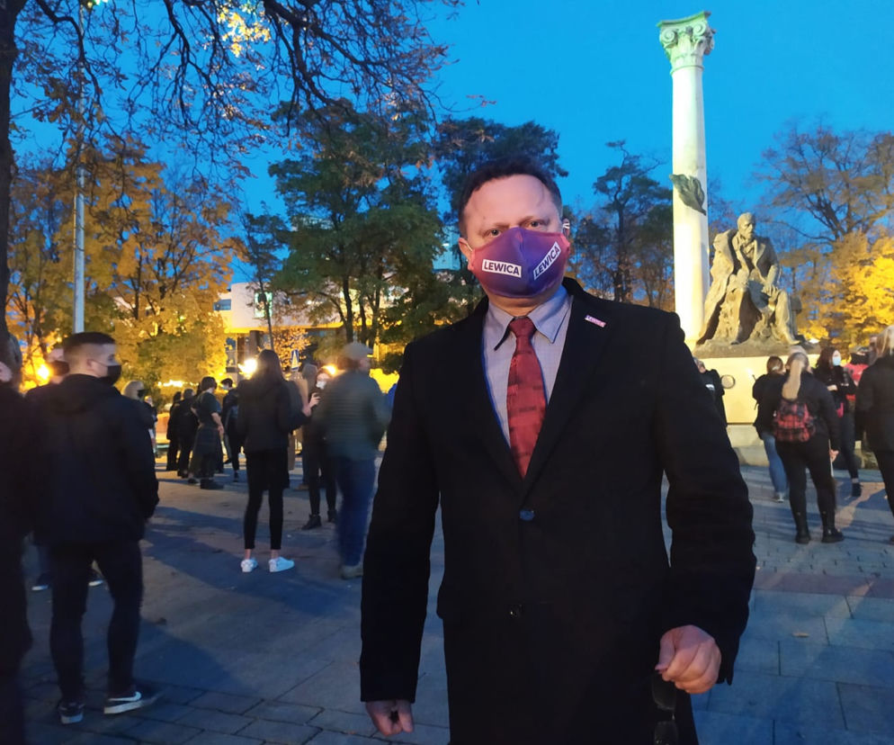 Quo Vadis, Polsko? Protest kobiet w Kielcach pod pomnikiem Sienkiewicza!