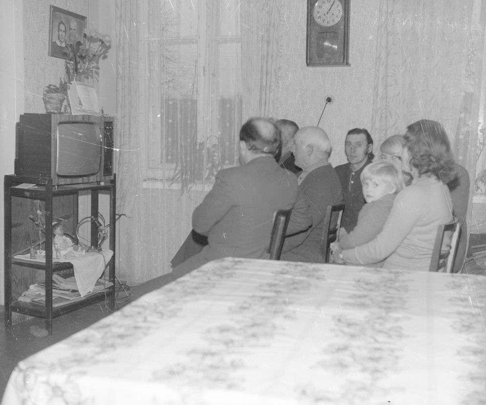 PRL na ekranie.15 najlepszych seriali i programów