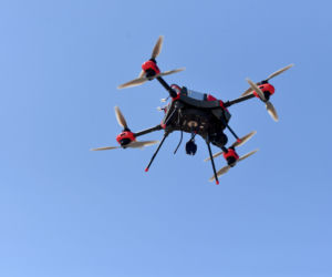 Dron ratowniczy