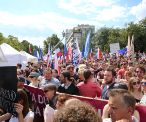 Protest KOD przeciwko zmianom w sądownictwie