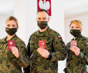 Łódzcy terytorialsi honorowo oddają krew i namawiają do tego innych: To naprawdę nie boli!