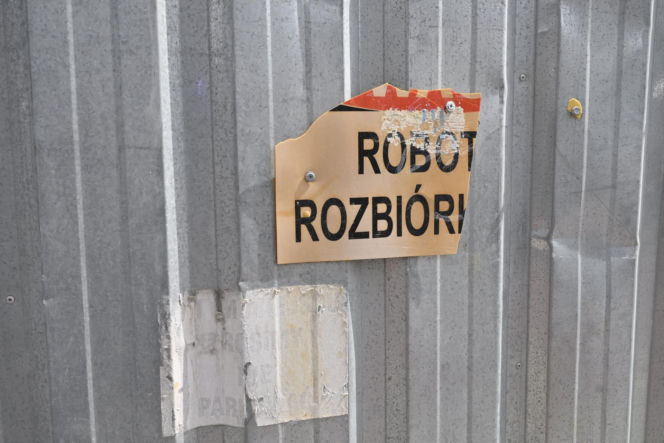 Zawalił się dwa strop w remontowanej kamienicy. Ranny robotnik