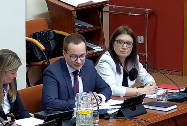 Dom weterana i dyskusja na sesji