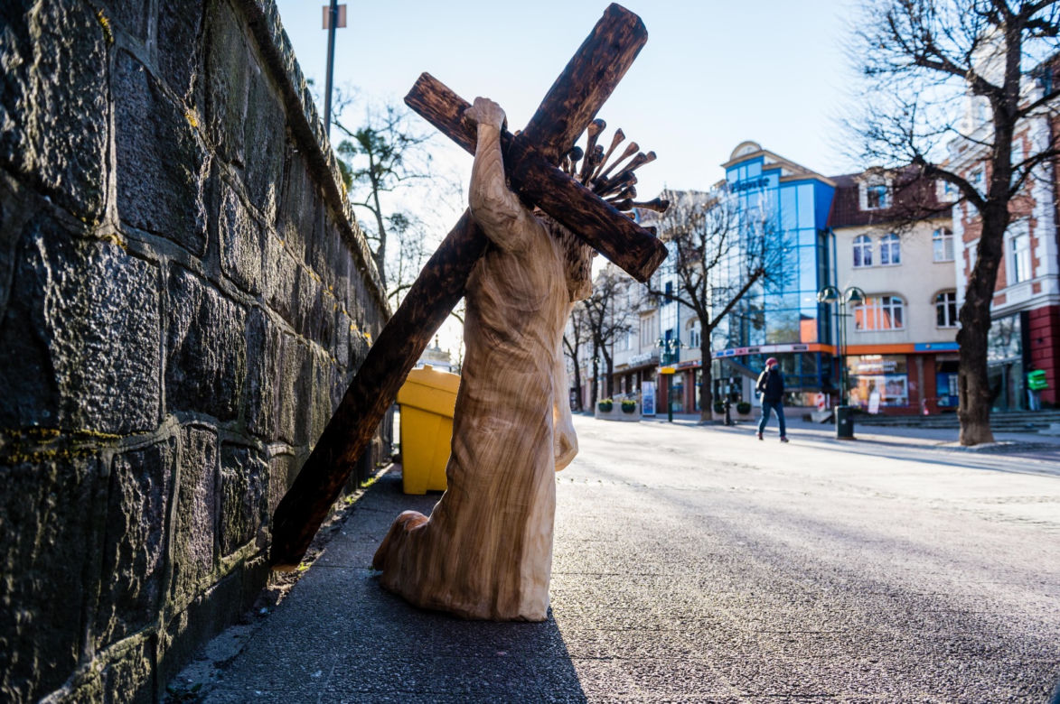 Jezus z koronawirusem w Sopocie