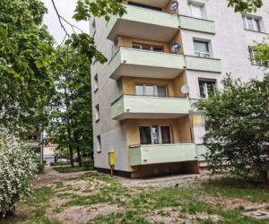 Dziewczynka wypadła z balkonu we Włocławku. Ojciec miał 1,7 promila