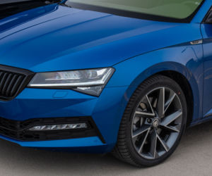 Volkswagen Passat Elegance vs Skoda Superb Sportline