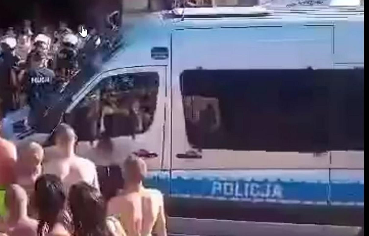 Tłum chciał dokonać samosądu na pedofilach? Szokujące sceny na basenie 
