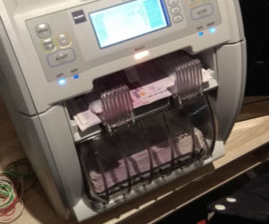 Oszukali kilkadziesiąt tysięcy osób na 16 milionów złotych