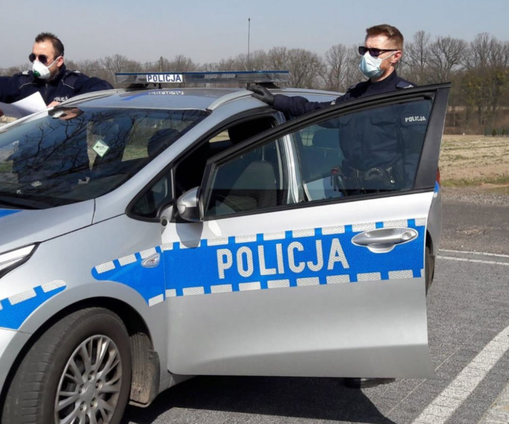 Nysa: Był w kwarantannie, rozbił Mercedesa