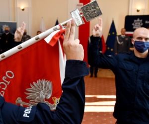 Nowi policjanci w woj. podlaskim. Ślubowanie złożyło 12 policjantów