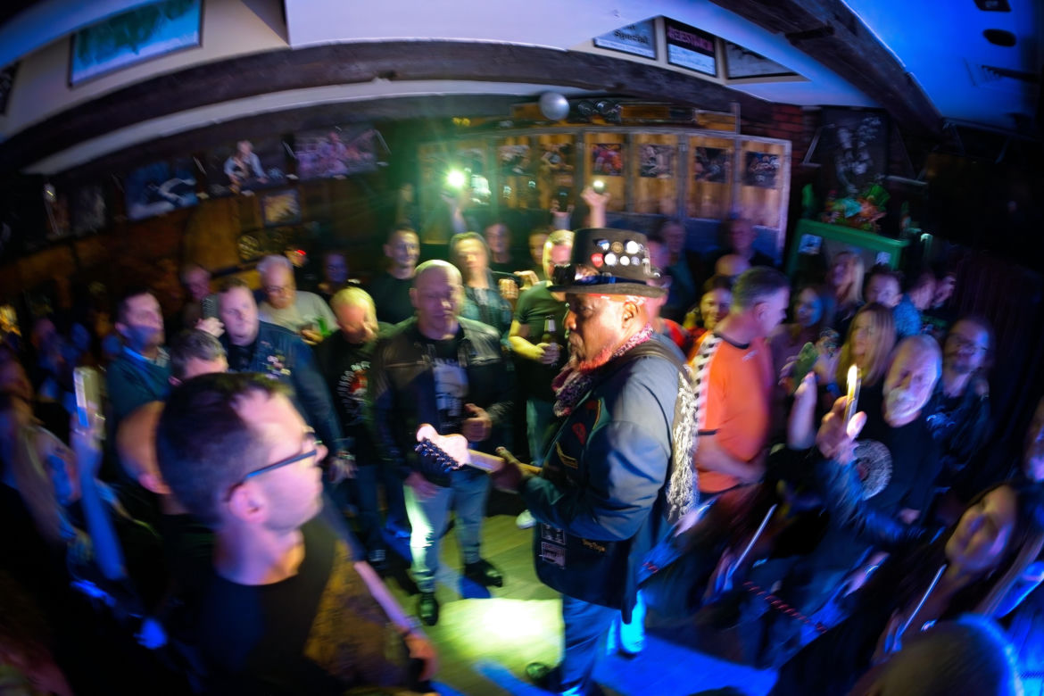 Goście z USA rozgrzali toruński lokal. Zobacz zdjęcia z koncertów Engineered Society Project oraz Lord Bishop Rocks