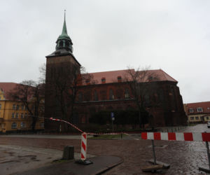 Przechyliła się iglica kościoła w Białogardzie