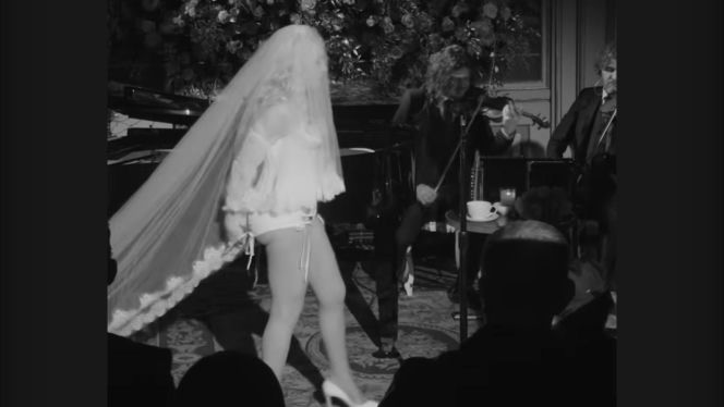 Madonna zachwyca w ślubnym wydaniu. 40 lat temu nosiła się podobnie!