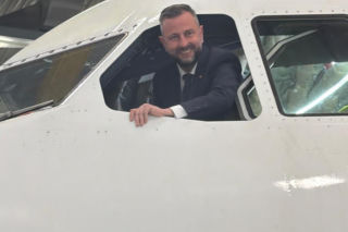 Kosiniak-Kamysz za sterami giganta! Zobacz z bliska tankowiec A330 MRTT