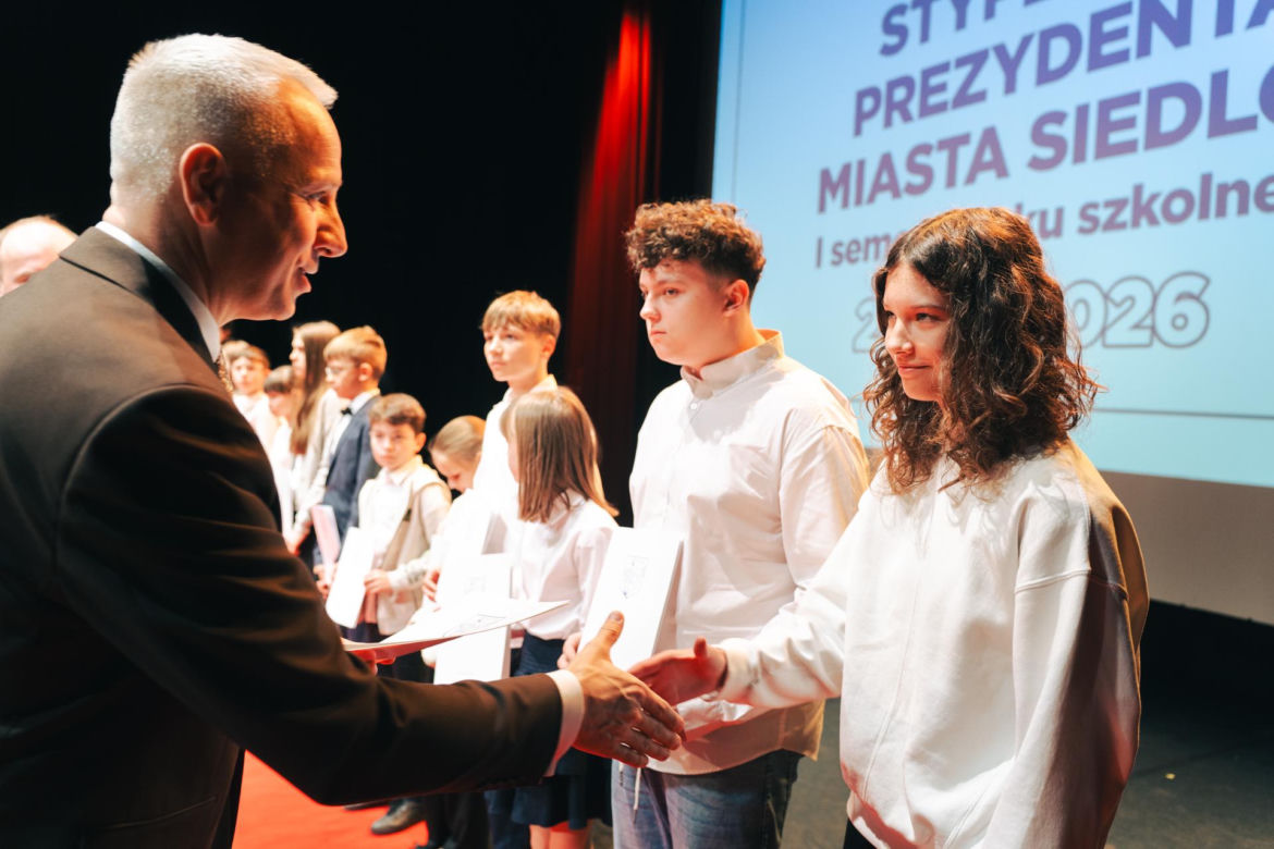 Najzdolniejsi uczniowie odebrali stypendia Prezydenta Miasta Siedlce