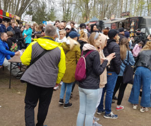 Festiwal Smaków Food Trucków w Olsztynie. Tłumy mieszkańców nad Ukielem [ZDJĘCIA]