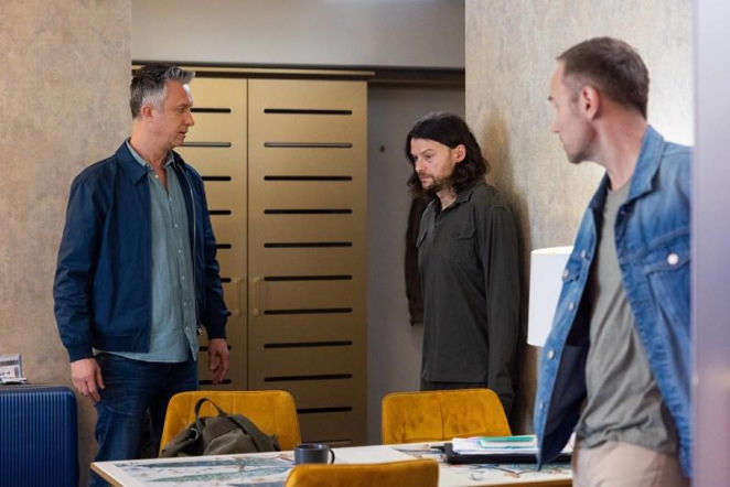 Pierwsza miłość, odcinek 4195: Janek i Artur organizują ucieczkę Pawła z Kolumbii. Nieświadoma Marysia jedzie na spotkanie z dawną miłością