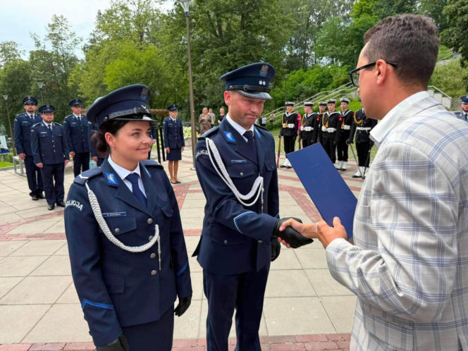 Święto Policji w Starachowicach. Uroczyste awanse, rodzinny piknik i podziękowania