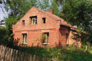 Jesteś niemądry i kupujesz bardzo stary dom? Rozumiemy cię i podpowiadamy, na co powinieneś zwrócić uwagę