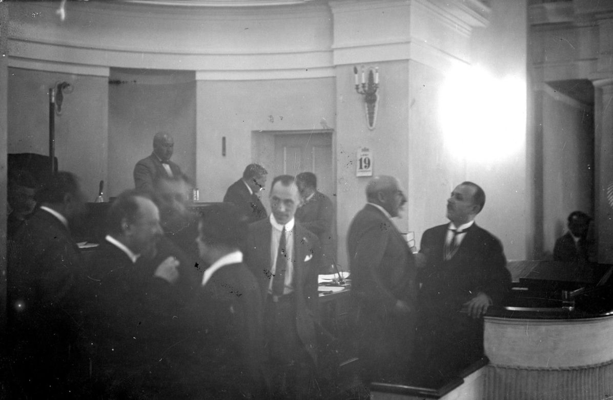 Krzyk narodzin II RP. Sejm II RP 17 marca 1921 roku uchwalił pierwszą, nowoczesną konstytucję