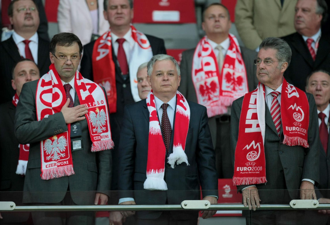 Lech Kaczyński i Jarosław Kaczyński na sportowych zdjęciach