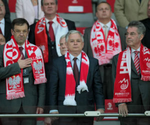 Lech Kaczyński i Jarosław Kaczyński na sportowych zdjęciach