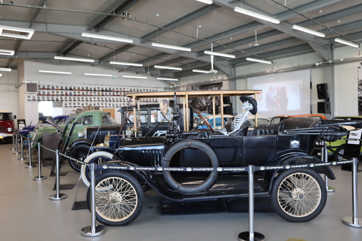 Stała ekspozycja pojazdów zabytkowych – „Jaro Retro Auto Classic Garage” w Lublinie