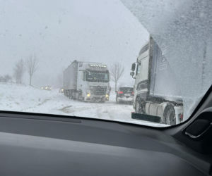 Potężne śnieżyce w woj. warmińsko-mazurskim. Najgorsze dopiero nadchodzi. Wydano czerwony alert