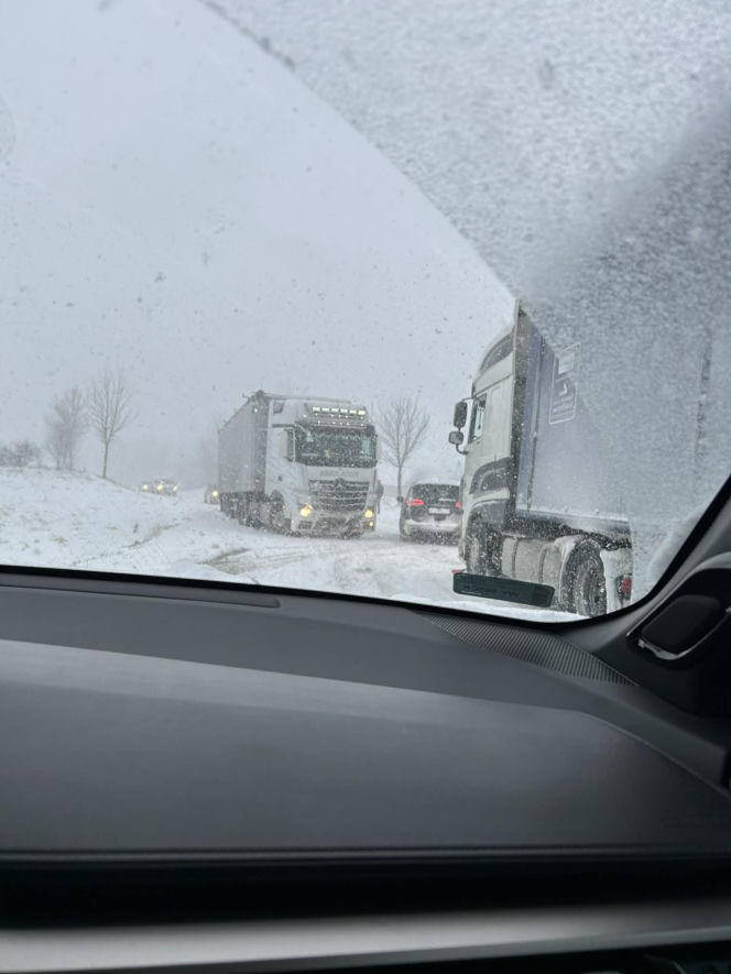 Potężne śnieżyce w woj. warmińsko-mazurskim. Najgorsze dopiero nadchodzi. Wydano czerwony alert