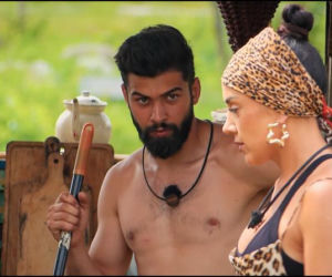 Nowy dzień w programie Farma. Jeden z uczestników udaje mistrza sztuk walki