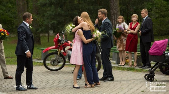 Na dobre i na złe odc. 575. Blanka (Pola Gonciarz), Wiktoria (Katarzyna Dąbrowska), Tomasz (Ireneusz Czop)