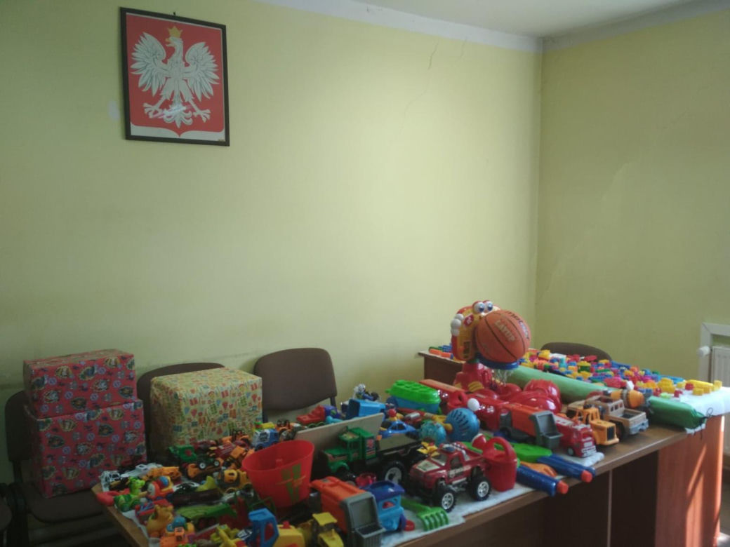 Mikołaj w środku lata? Tak więziennicy z Tarnowa pomogli Rodzinnemu Domowi Dziecka