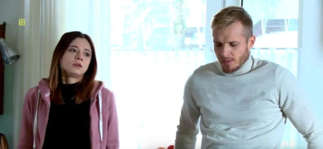M jak miłość, Iza (Adriana Kalska), Artur (Tomasz Ciachorowski)