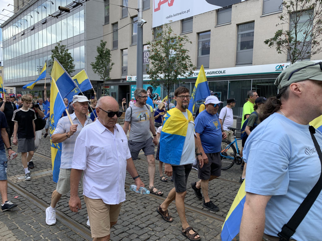 Marsz Autonomii Śląska przeszedł ulicami Katowic. "Hajmatu nie oddomy"