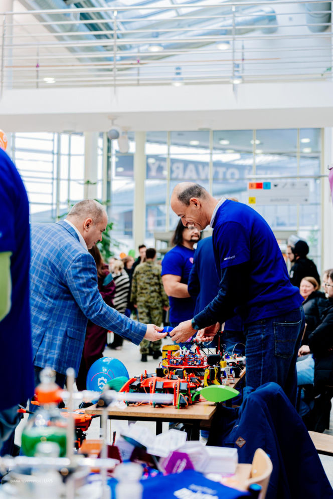 Tłumy młodych ludzi na kampusie. Dzień Otwarty 2025 na Uniwersytecie w Siedlcach za nami