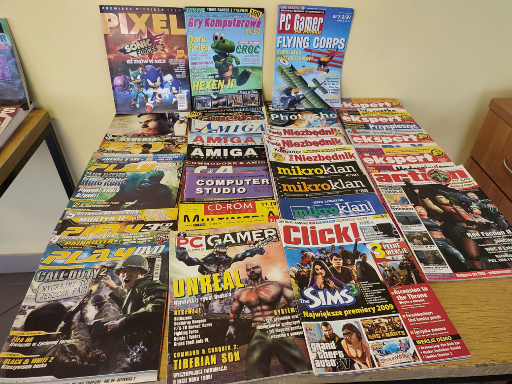 Wystawa retro komputerów w Bursie Międzyszkolnej w Lesznie