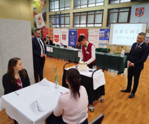 Już po raz ósmy w Siedlcach rywalizowali młodzi kelnerzy z całej Polski