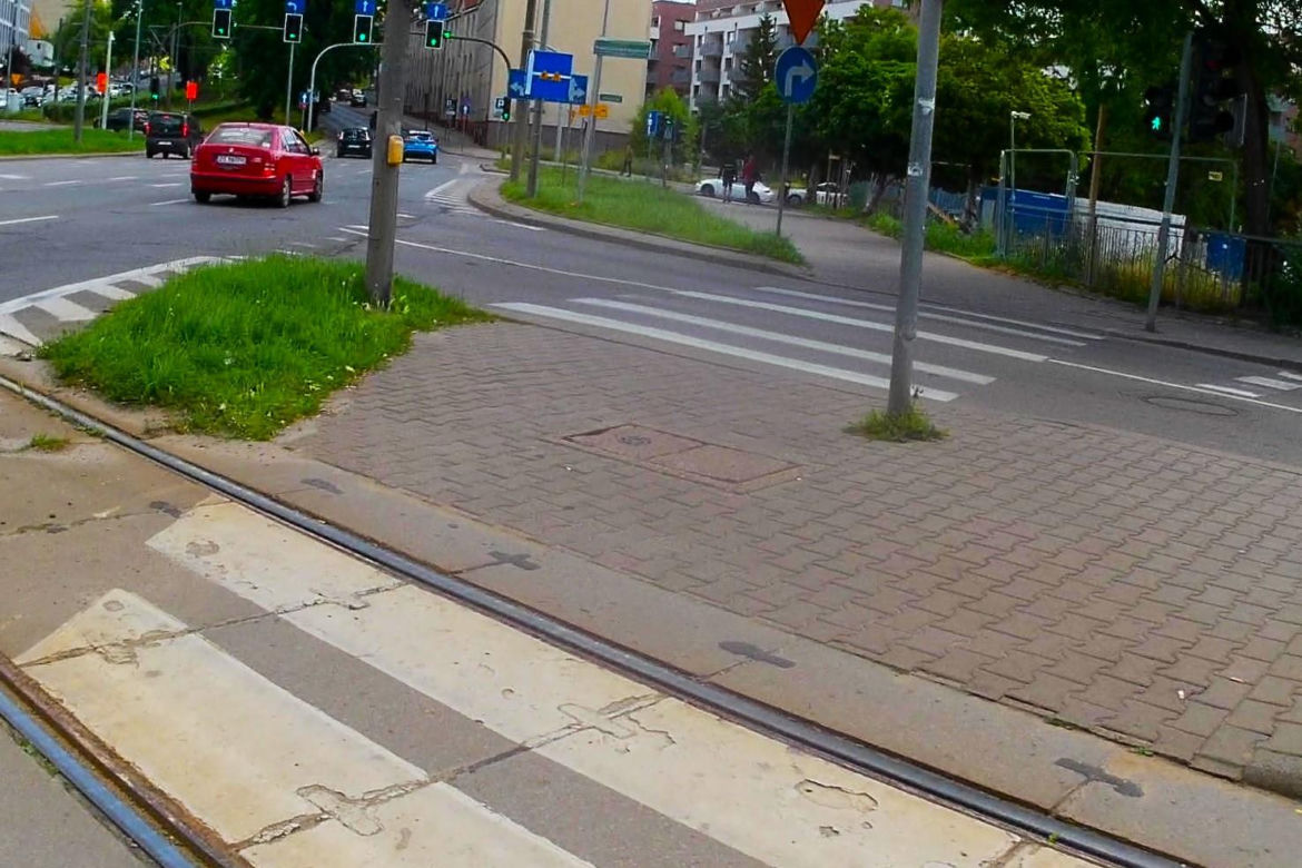 Plac Szyrockiego jest przekleństwem pieszych. Radny interweniuje