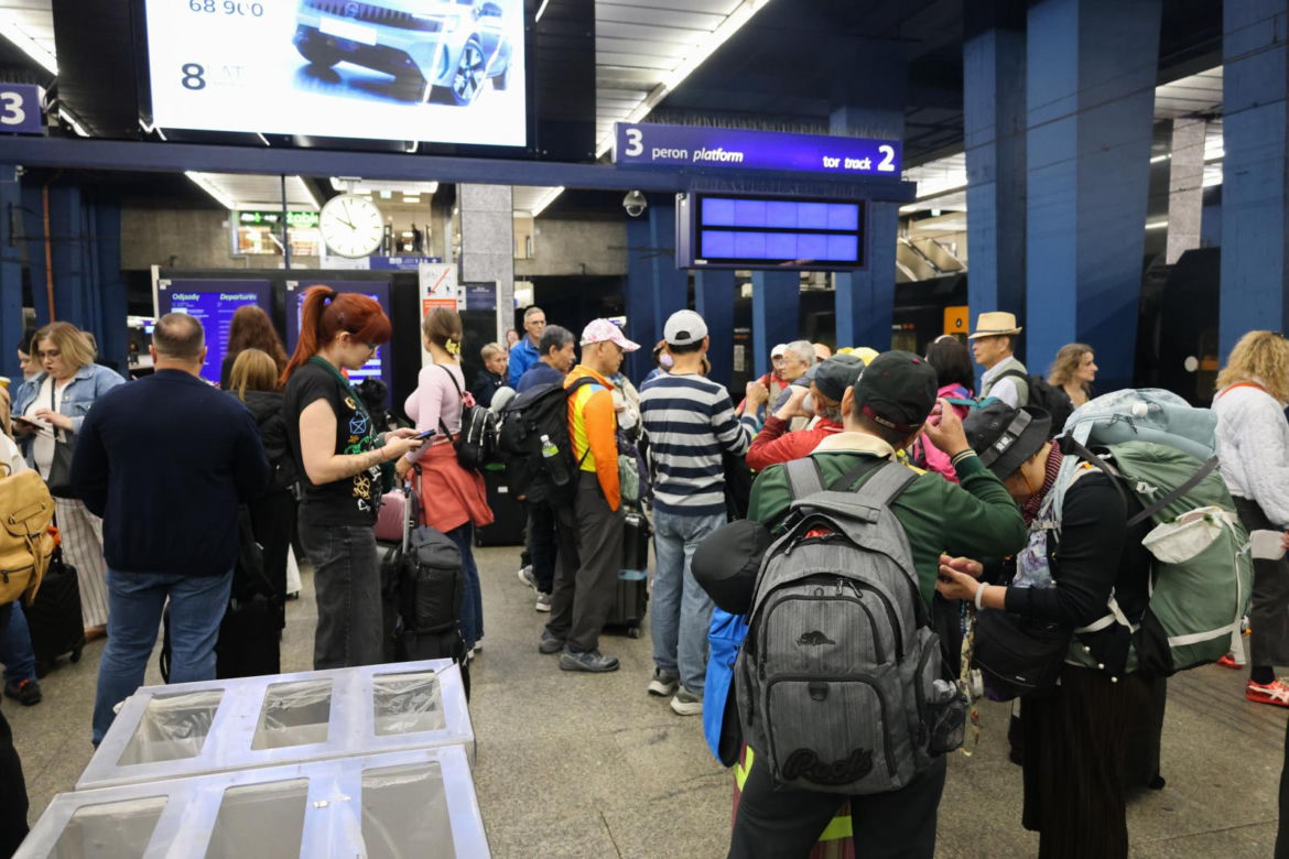 Protest maszynistów spowodował utrudnienia na kolei - Warszawa Centralna