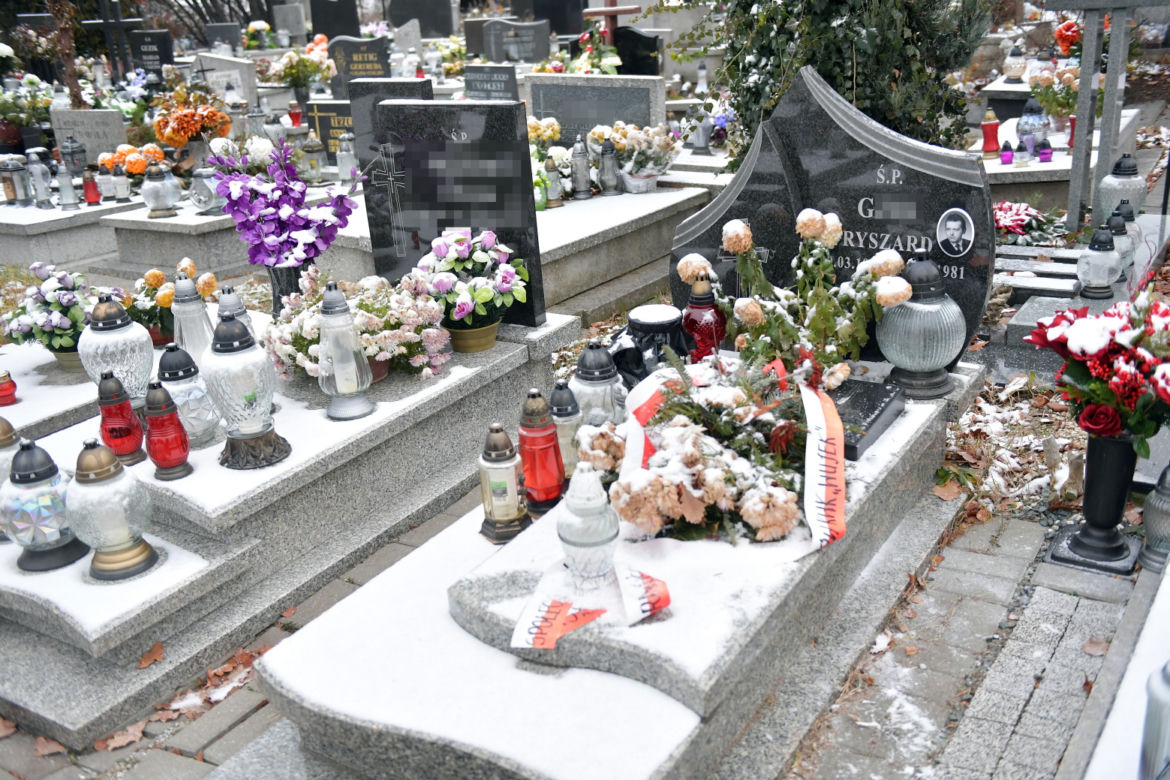 Groby zamordowanych górników z kopalni Wujek