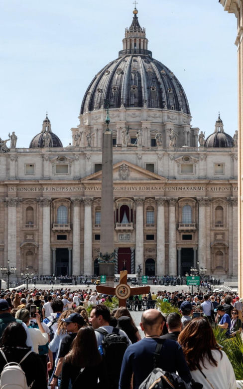 Nie żyje papież Franciszek. Wierni gromadzą się na Placu św. Piotra