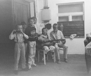  NIESAMOWITA historia! Zapomniana klisza sprzed kilkudziesięciu lat odkryła zdjęcia. Szukamy ich właściciela!