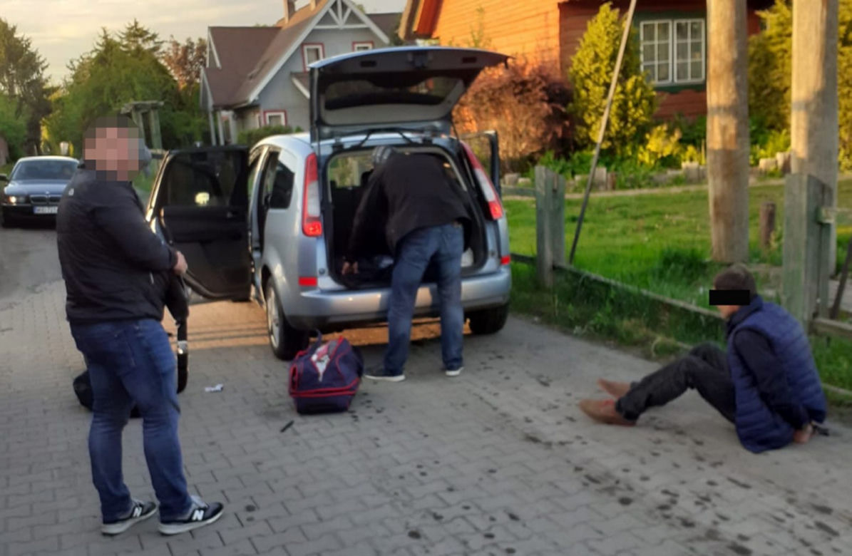 Gruzin okradający kierowców metodą "na kolec" zatrzymany