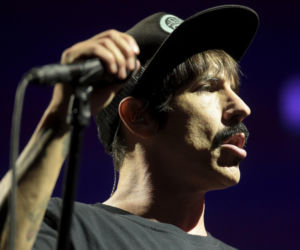 Anthony Kiedis nie planował pokazywać tego tekstu zespołowi. Tak zaczęła się historia „Under the Bridge”