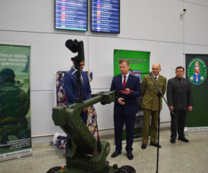 Robot-antyterrorysta na lotnisku w Balicach! Będzie sprawdzał podejrzane pakunki [ZDJĘCIA, AUDIO]