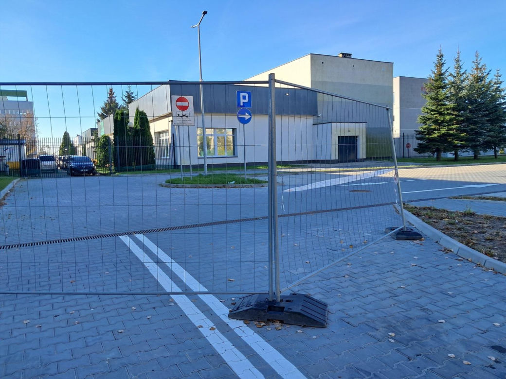 Parking przy "Strefie" w Starachowicach