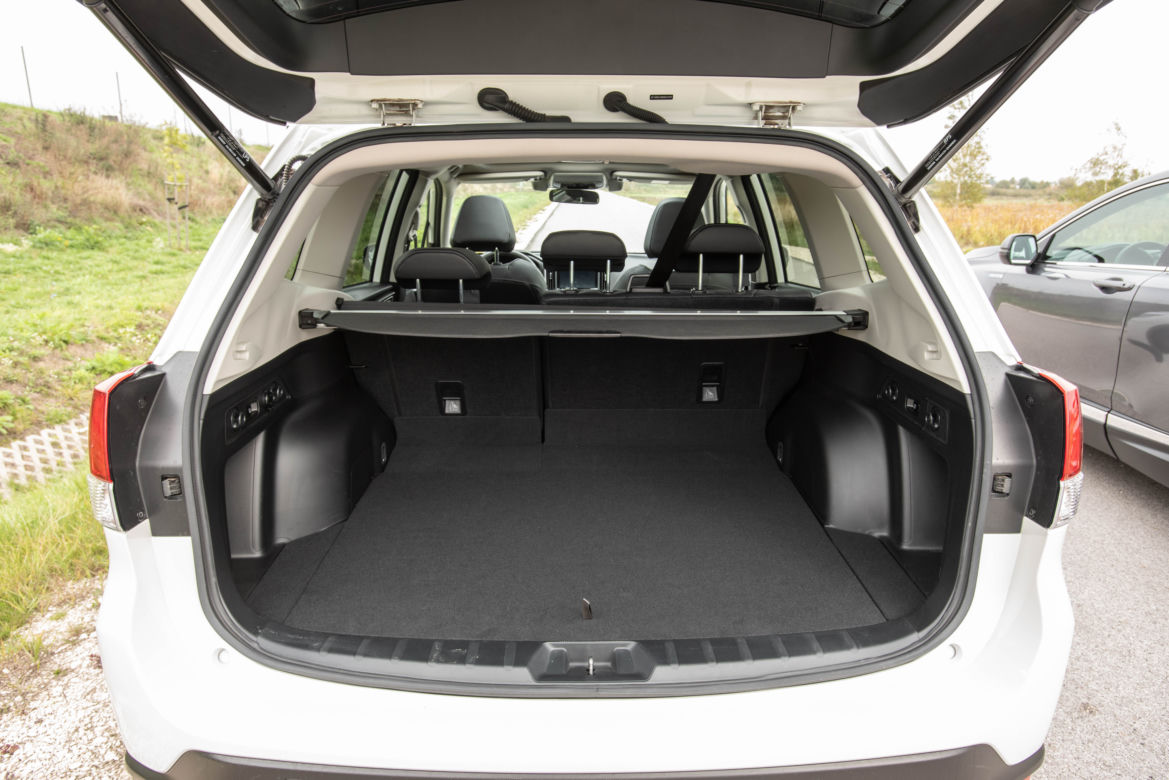 Subaru Forester e-BOXER vs Honda CR-V Hybrid