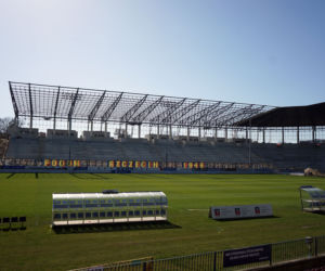Zachodnia trybuna stadionu w Szczecinie już zadaszona