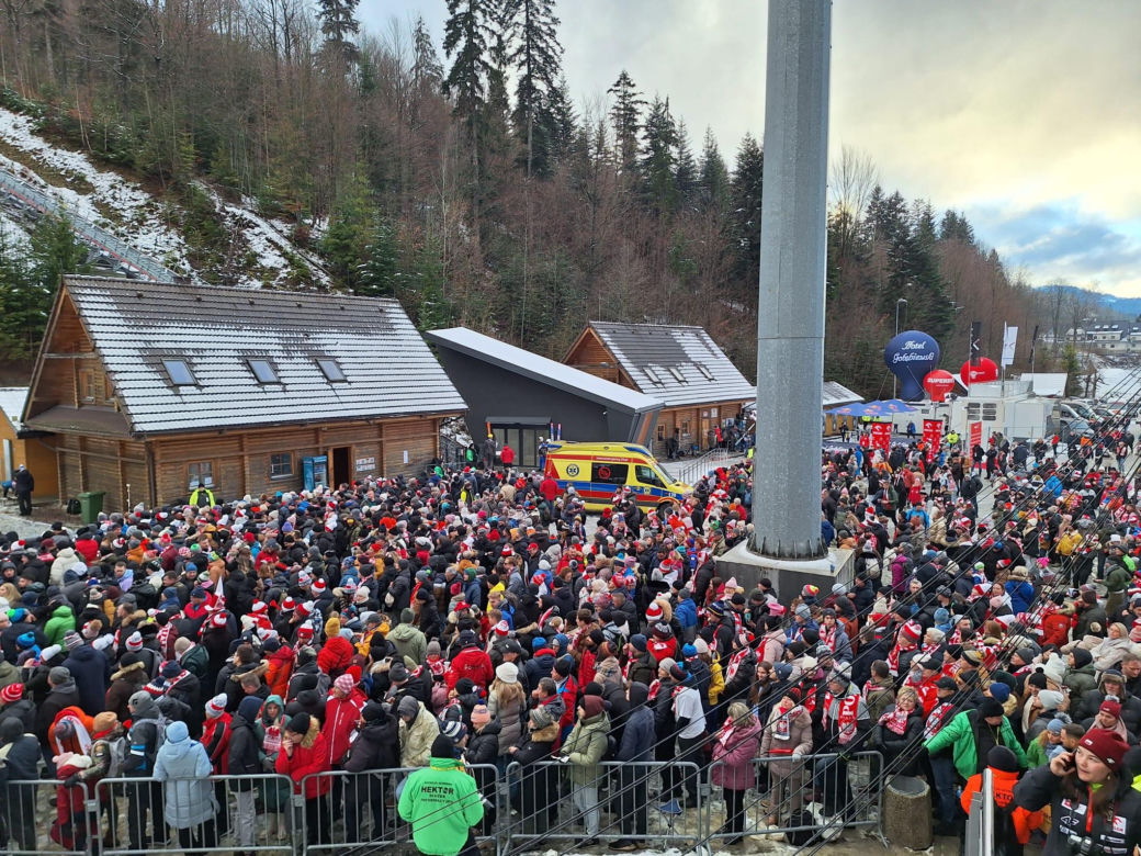 Kibice w czasie Pucharu Świata w Skokach Narciarskich w Wiśle ZDJĘCIA