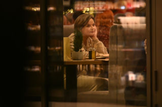 Monika Richardson z dzieckiem i pieskiem